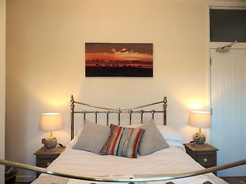 Отель The Red Lion Winfrith Newburgh Экстерьер фото