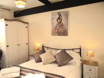 Отель The Red Lion Winfrith Newburgh Экстерьер фото